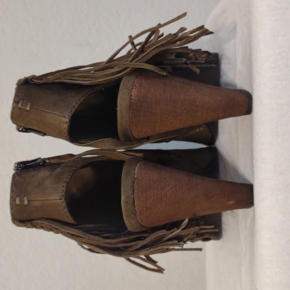 Dolce Vita Noralee Ankle Boots in Olive Nubuck. Size 7.5 EUC - Picture 4 of 15